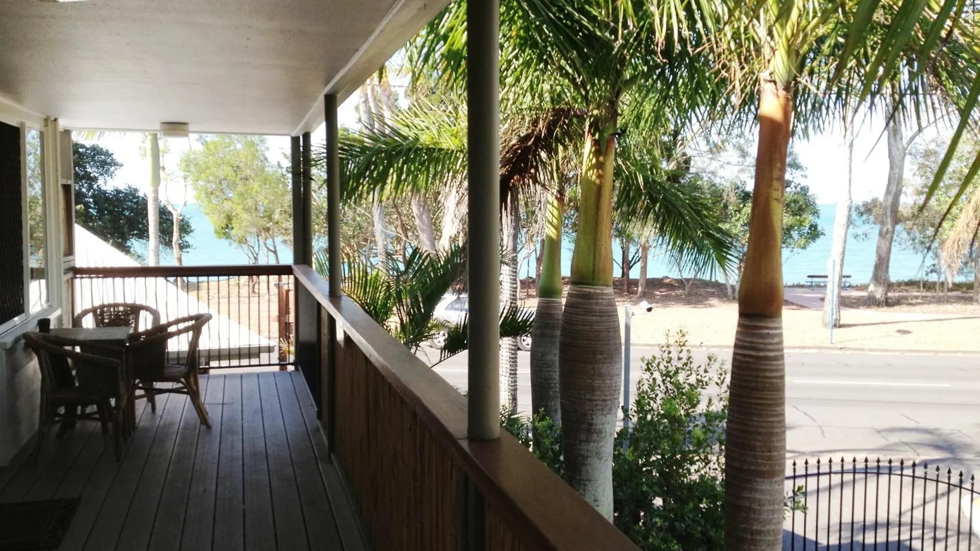 Coconut Palms On The Bay Aparthotel Hervey Bay Australia