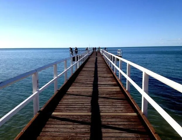 Coconut Palms On The Bay Aparthotel Hervey Bay