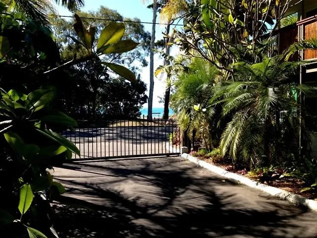 Coconut Palms On The Bay Aparthotel Hervey Bay 3*,  Australia