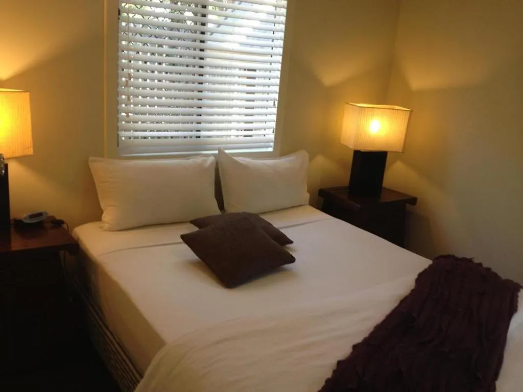 Coconut Palms On The Bay Aparthotel Hervey Bay