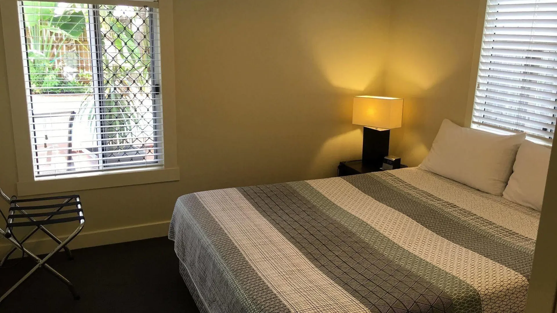 Coconut Palms On The Bay Aparthotel Hervey Bay