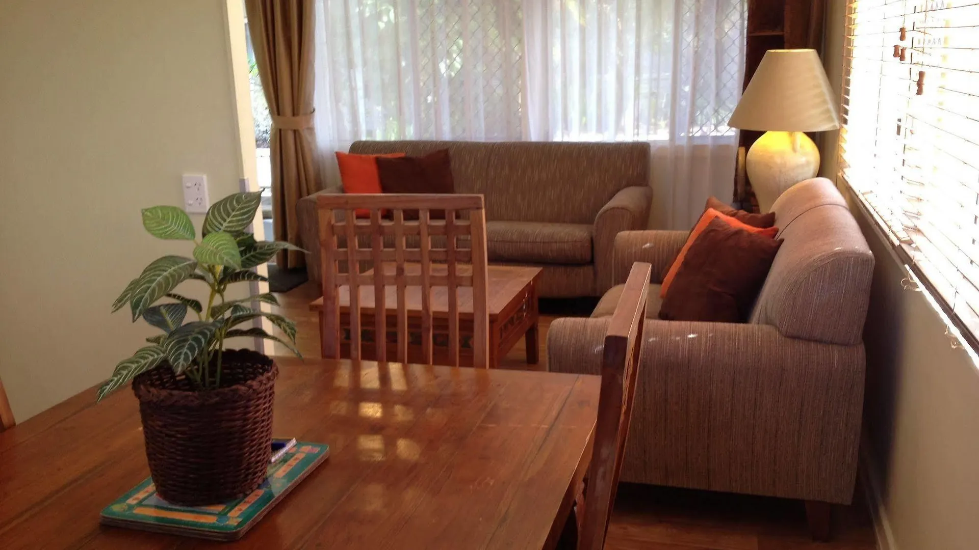 Coconut Palms On The Bay Aparthotel Hervey Bay