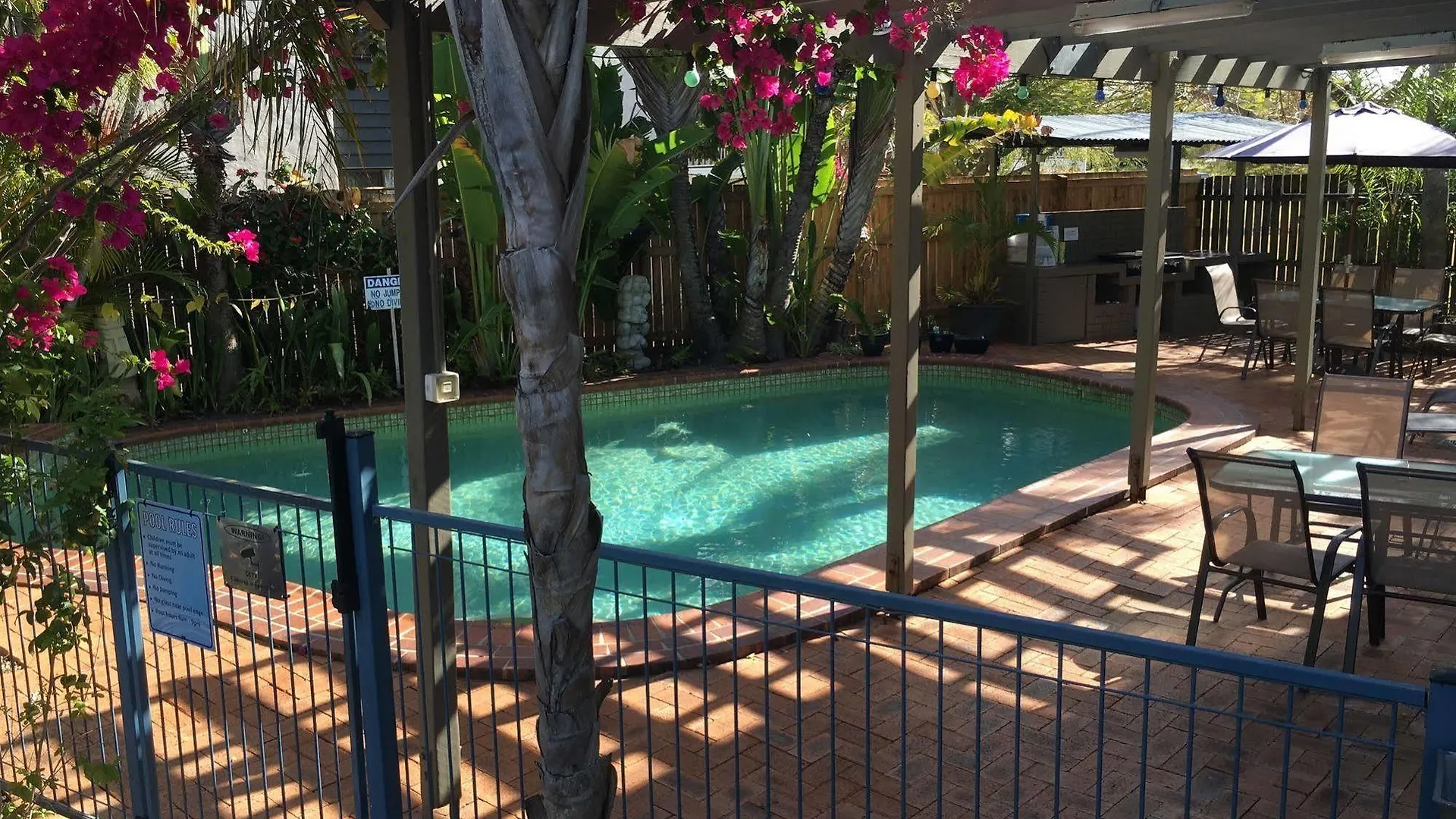 Coconut Palms On The Bay Aparthotel Hervey Bay