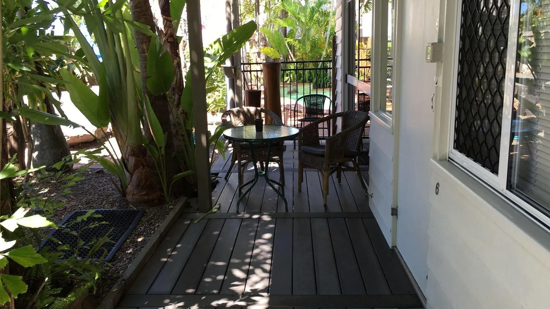 Coconut Palms On The Bay Aparthotel Hervey Bay Australia